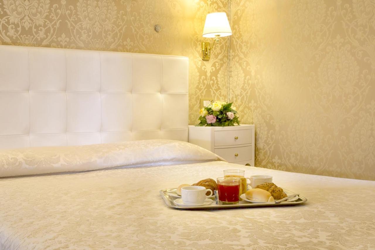 Bed and Breakfast Residenza Goldoni Венеция Номер фото