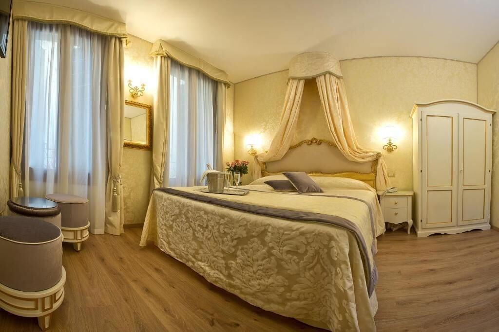 Bed and Breakfast Residenza Goldoni Венеция Экстерьер фото