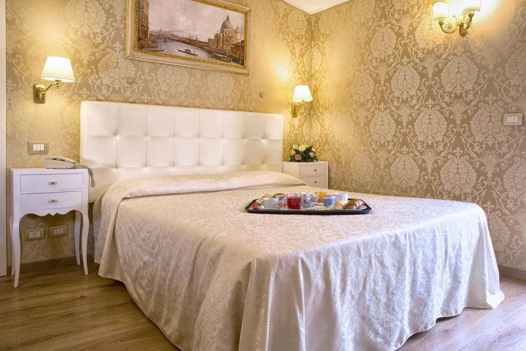 Bed and Breakfast Residenza Goldoni Венеция Экстерьер фото