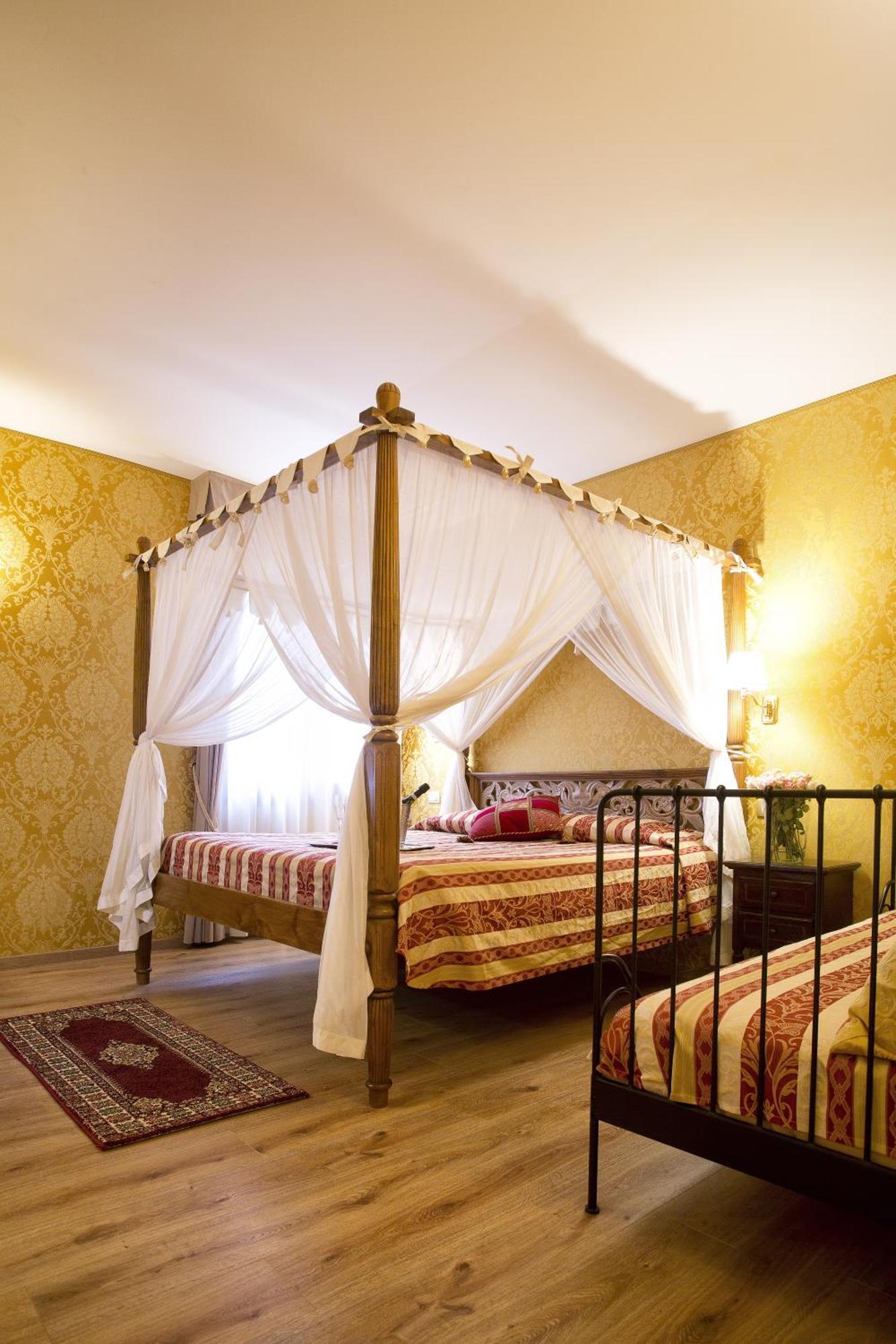 Bed and Breakfast Residenza Goldoni Венеция Номер фото