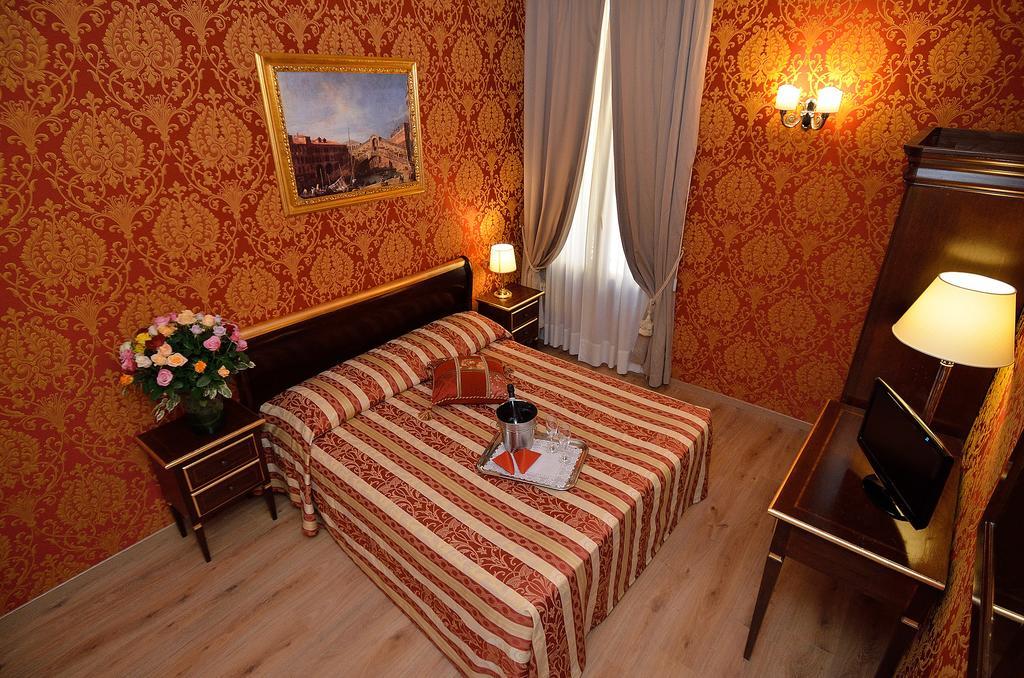 Bed and Breakfast Residenza Goldoni Венеция Экстерьер фото