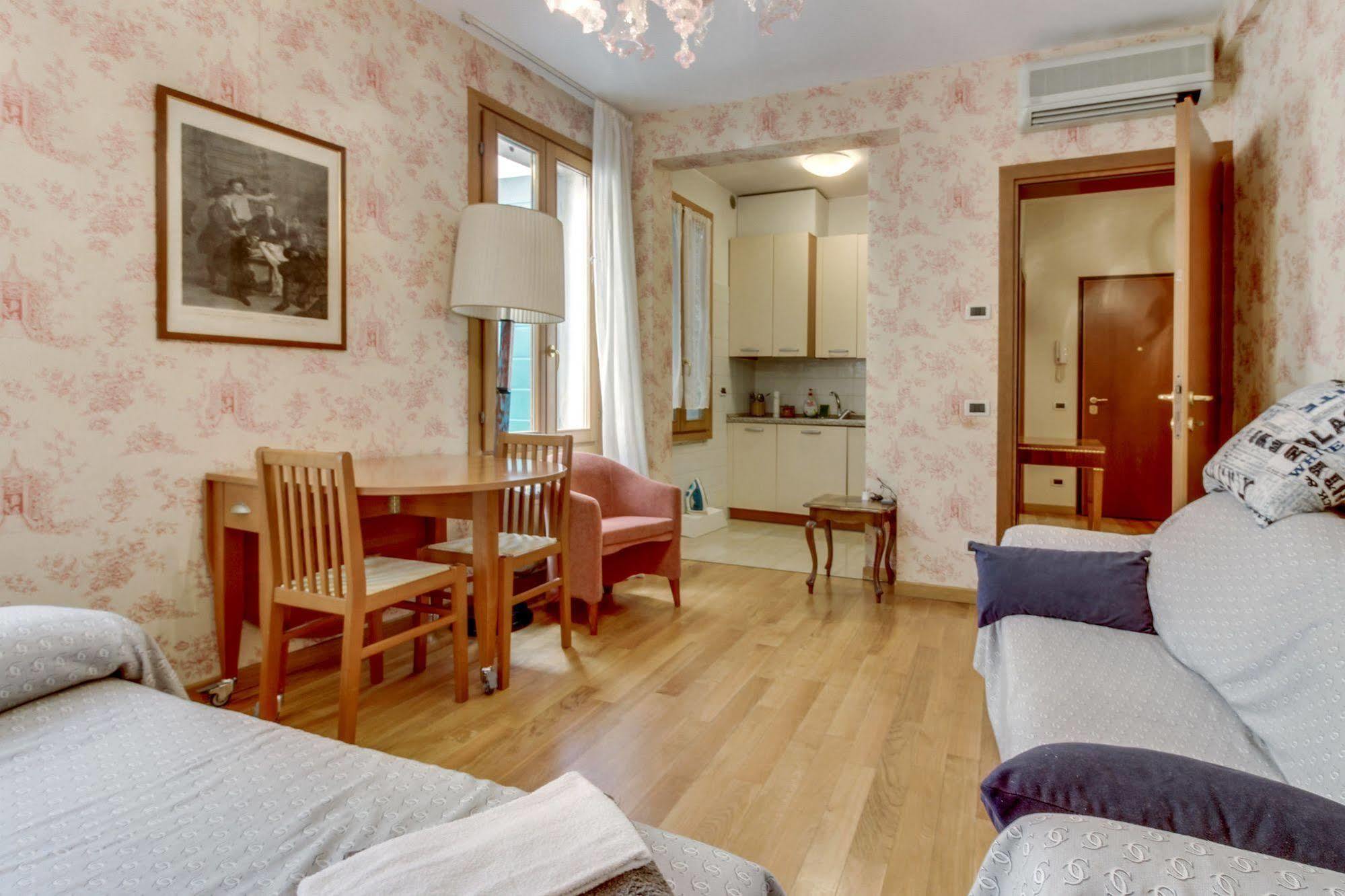 Bed and Breakfast Residenza Goldoni Венеция Экстерьер фото