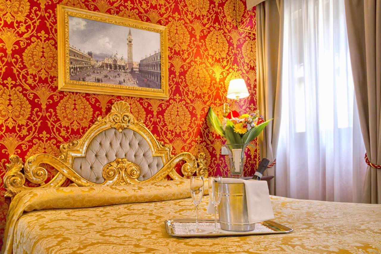 Bed and Breakfast Residenza Goldoni Венеция Номер фото