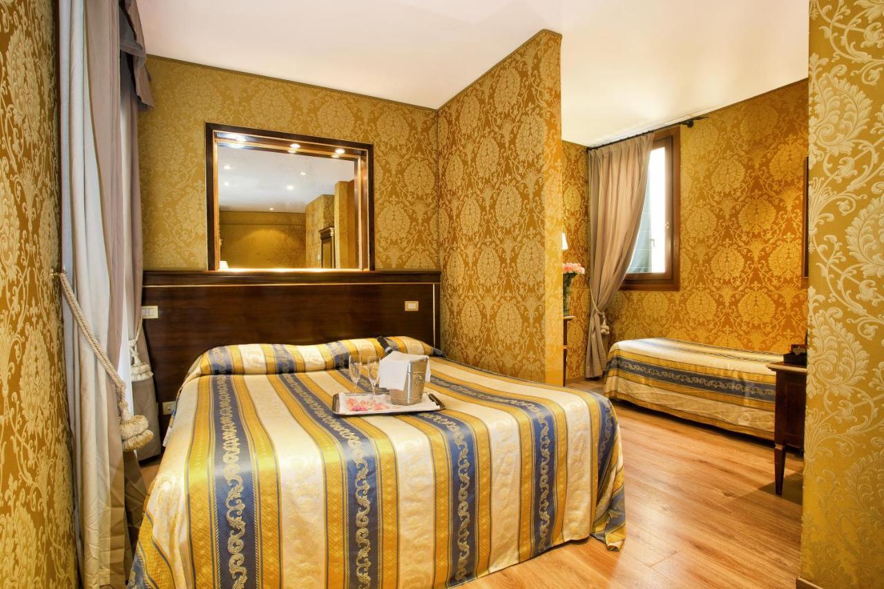 Bed and Breakfast Residenza Goldoni Венеция Номер фото