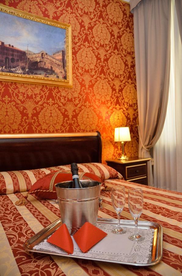 Bed and Breakfast Residenza Goldoni Венеция Номер фото