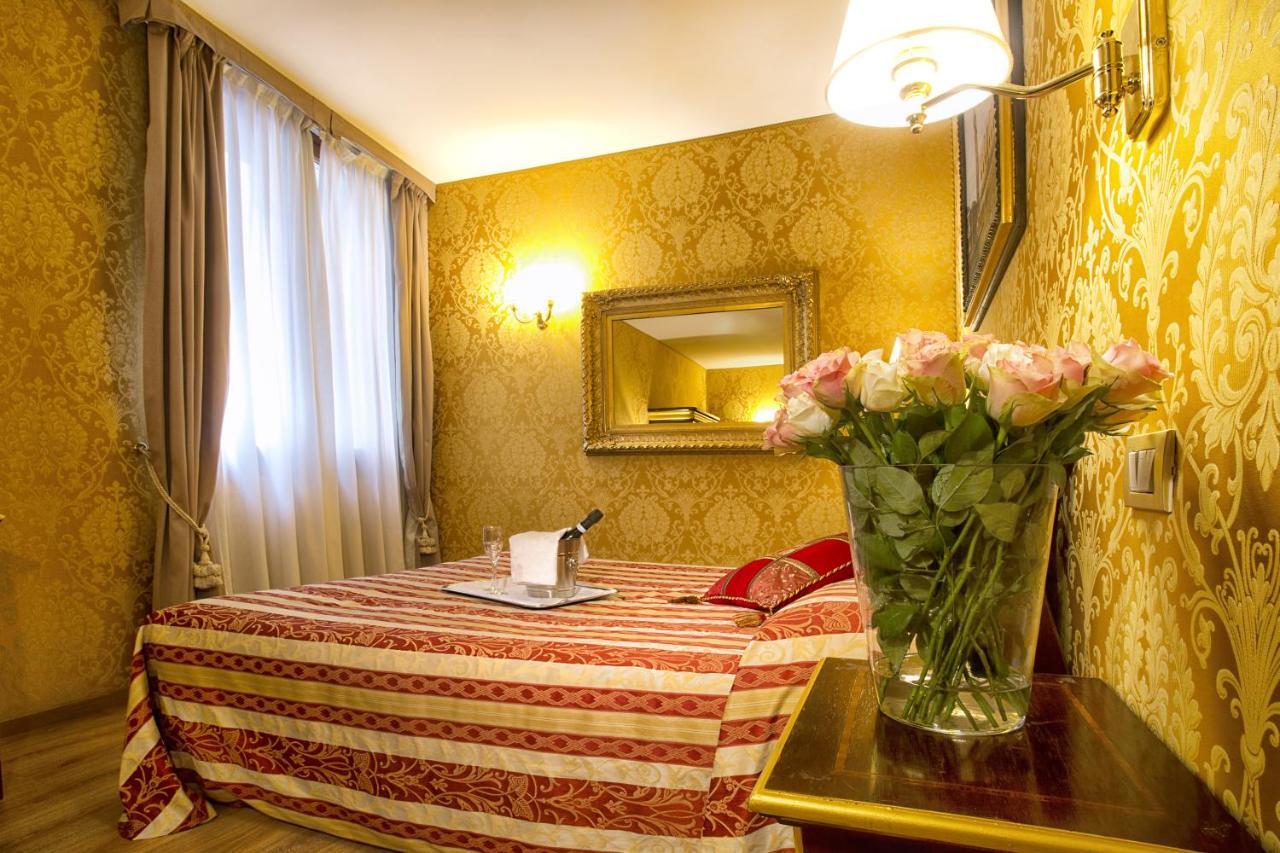 Bed and Breakfast Residenza Goldoni Венеция Номер фото